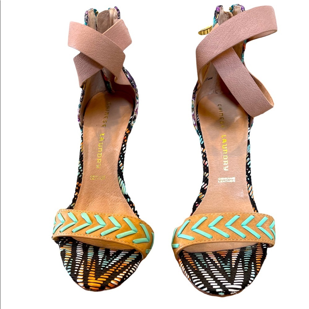 CHINESE LAUNDRY Open toe multicolor sandals Size 6.5